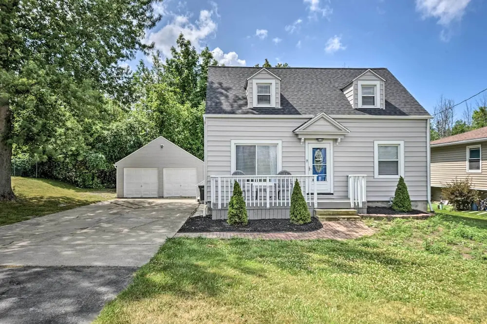 Orchard Park Home < 2 Mi to Highmark Stadium!