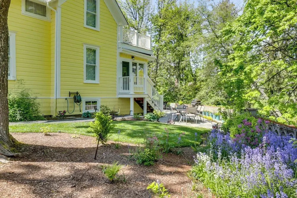 Historic Home Near Downtown Salem: Walk to Capitol