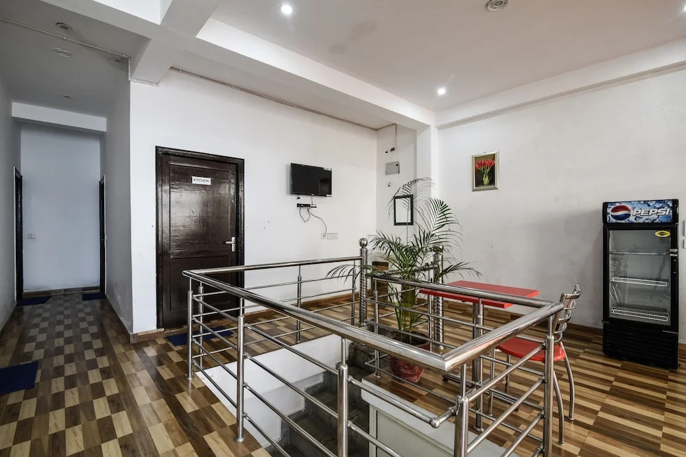 Oyo Home 18463 Modern Stay