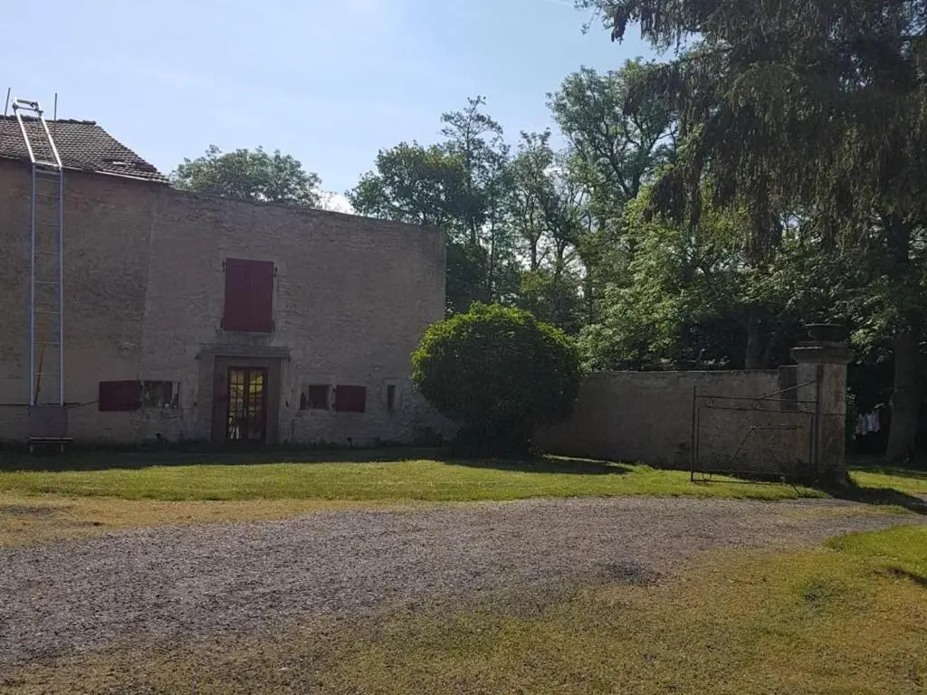 Charmant gîte de 160 m² dans une ferme près de Toul, à 30 min de Nancy, avec terrasse et jardin privé - FR-1-584-65