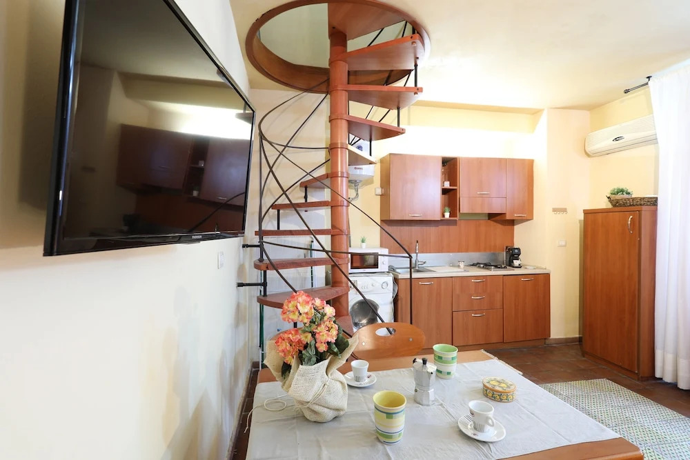 Cozy Apartment On 2 Levels In The City Center
