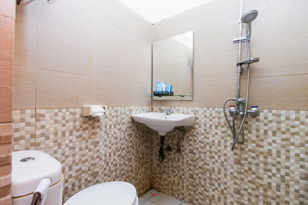 Airy Eco Gunungsari Mawar Putih Batu