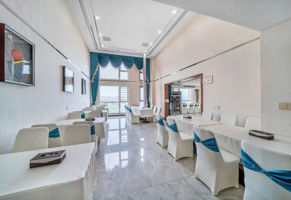Jianianhua Hotel (Chongqing Longxing Liangjiang Movie and Television City)