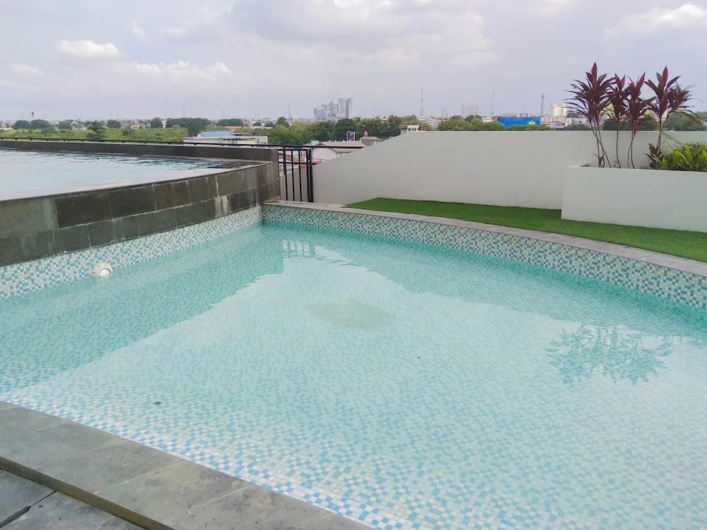 Warm and Cozy Studio Patraland Urbano Apartment
