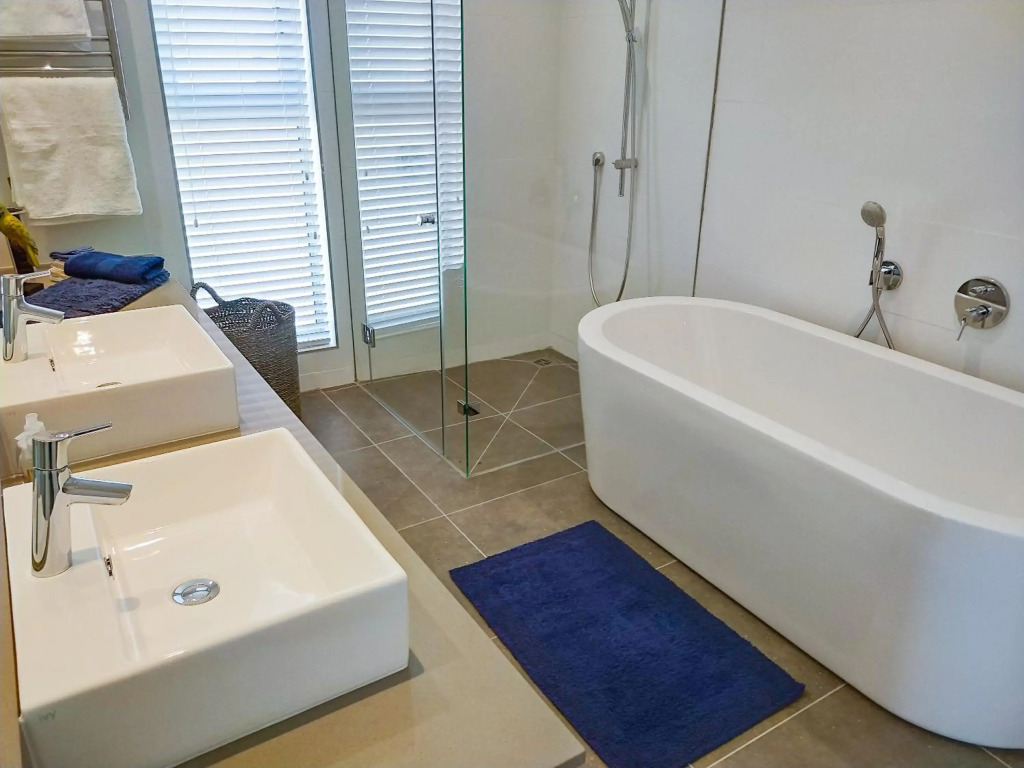 17 Marine - 3Bedroom Sea-Facing Apt101