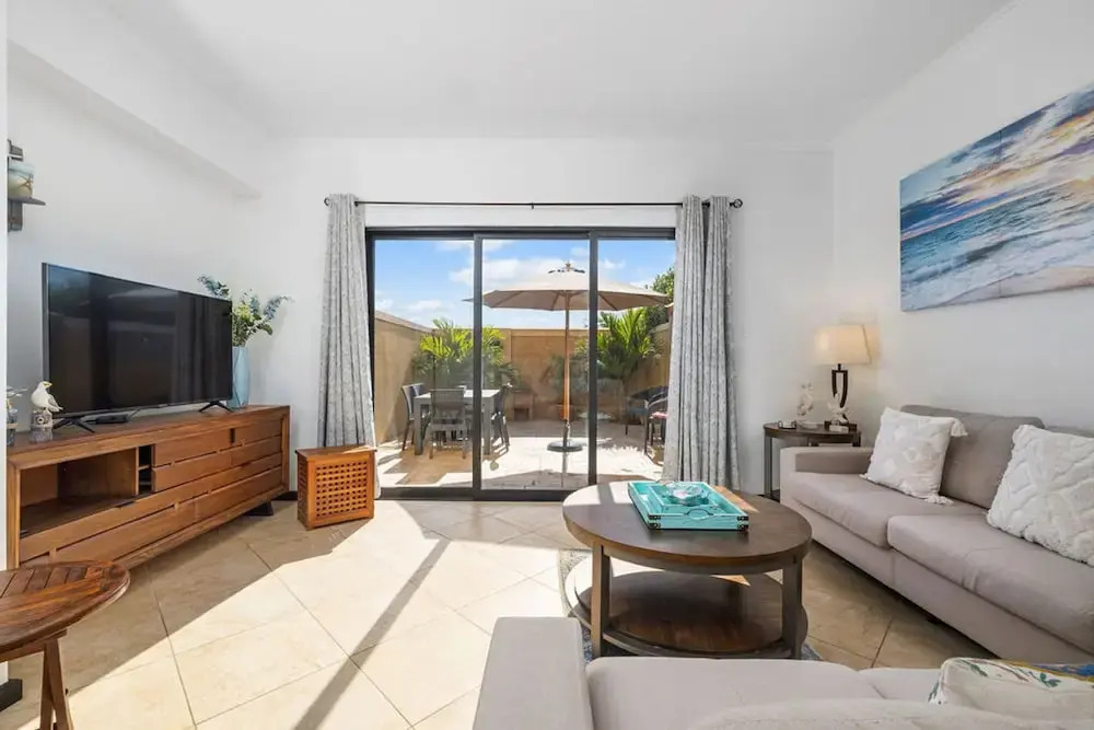 Townhome Goldcoast GYM Pools 24 7 Security