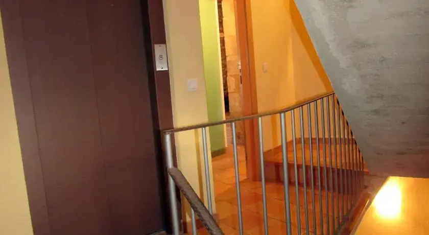 Qlodging Lledoners