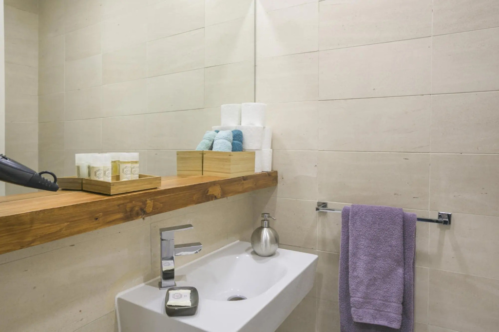 LV Premier Chiado CH6 AC, elevator, central, new