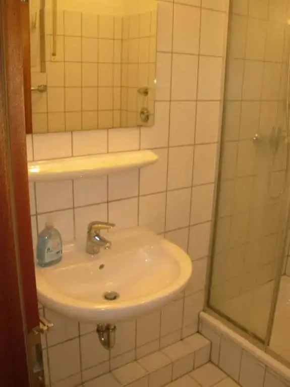 Ferienwohnung im Zentrum Lierenfeld