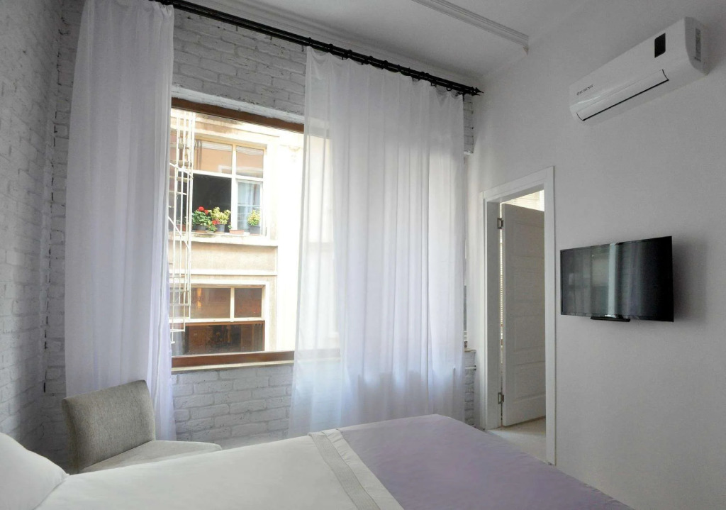 Corner Living Space