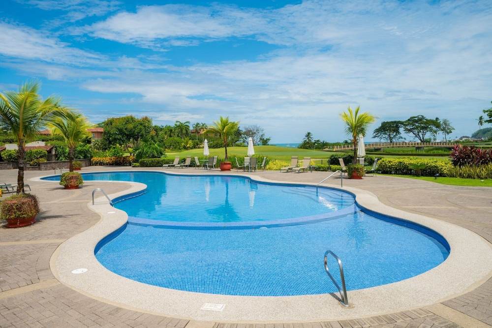 Del Mar 5i 3 bdr Garden View in Los Suenos