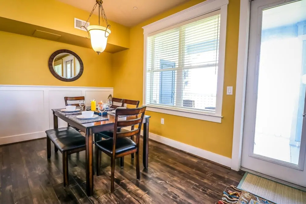 Pelican Pointe 2 Bedroom Condo