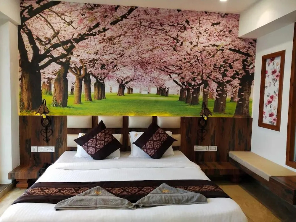 Hotel Malghotras by Hazel Hotels