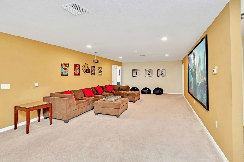8BR Mansion - Private Pool Games Room Hot Tub