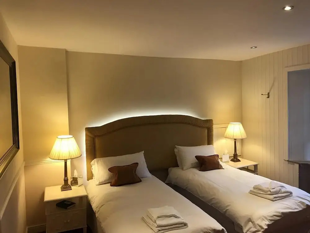 The Crees Inn