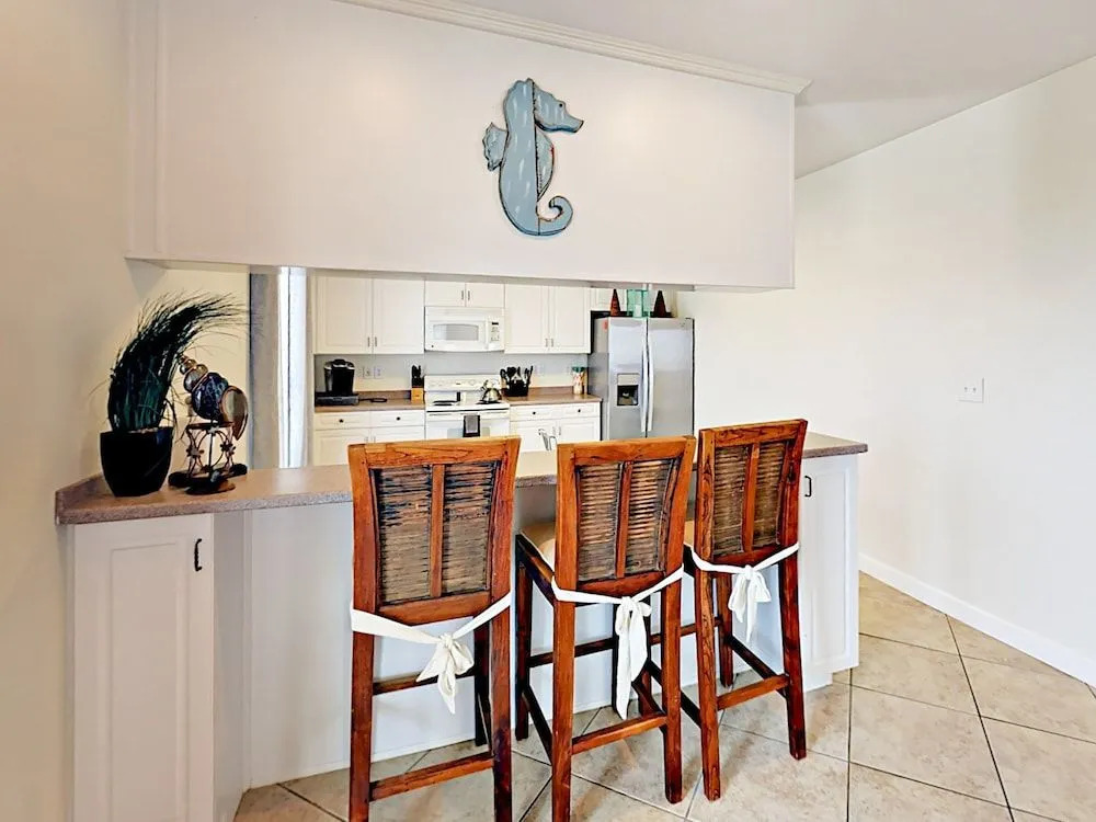 3BR on Mobile Bay, 1 Block to Beach