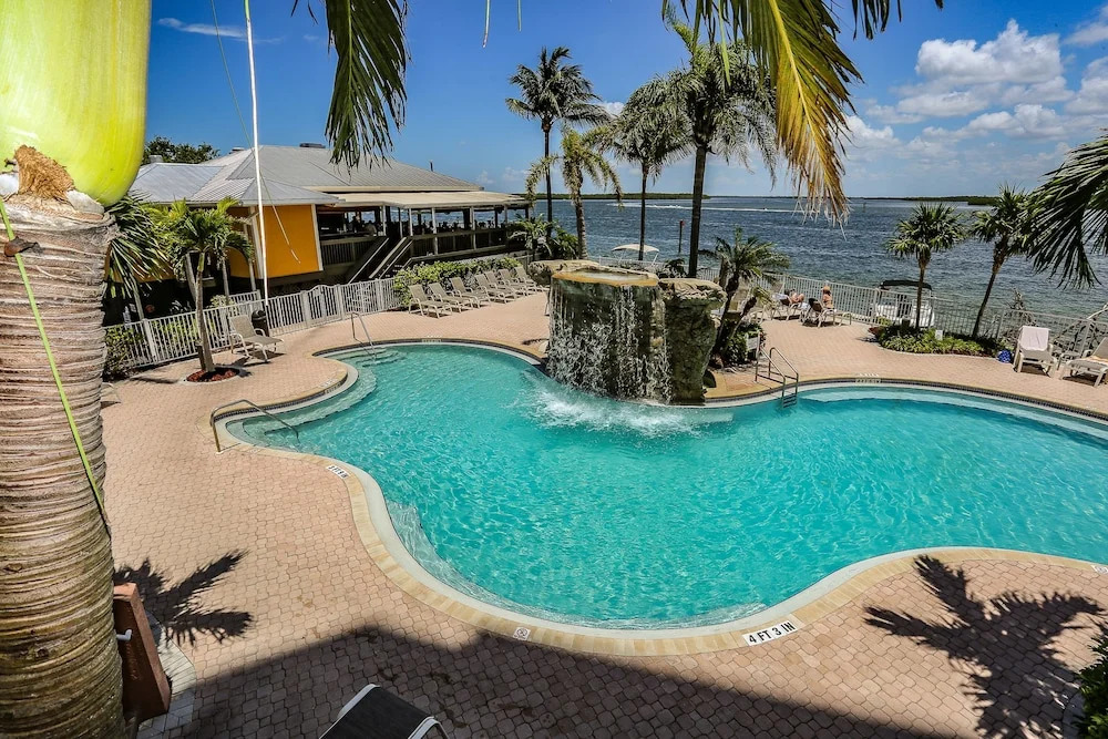 Lovers Key Resort 704