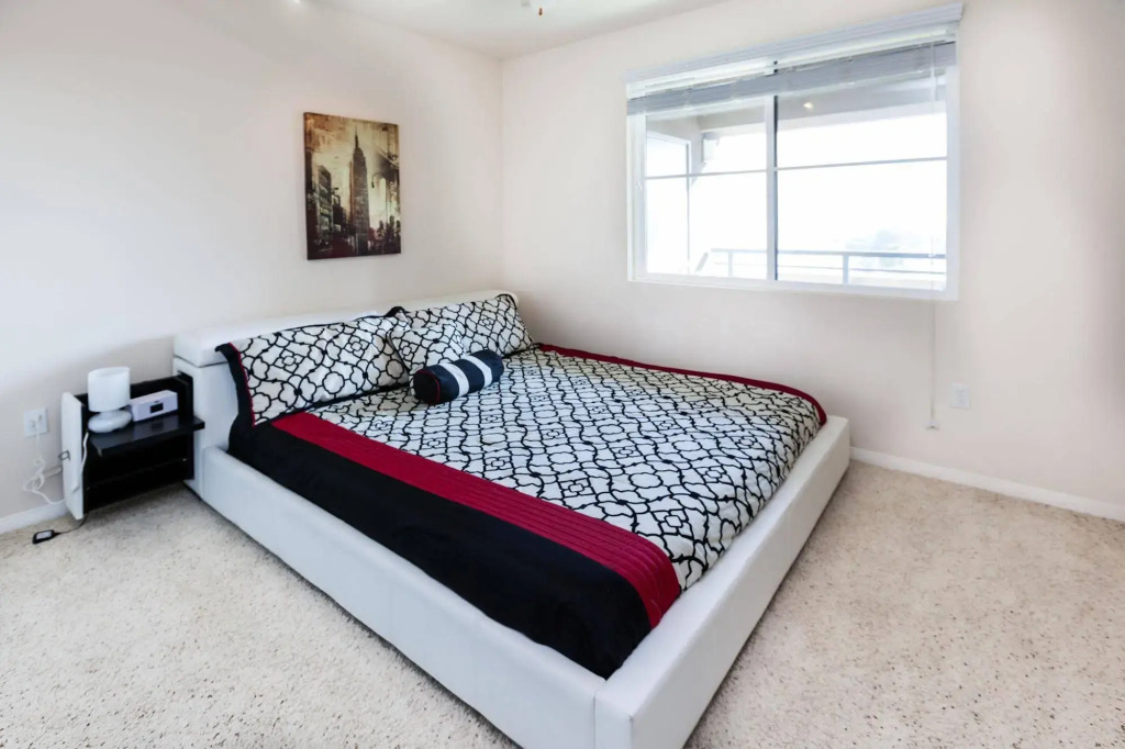 Heaven on Washington Fully Furnished Apartments