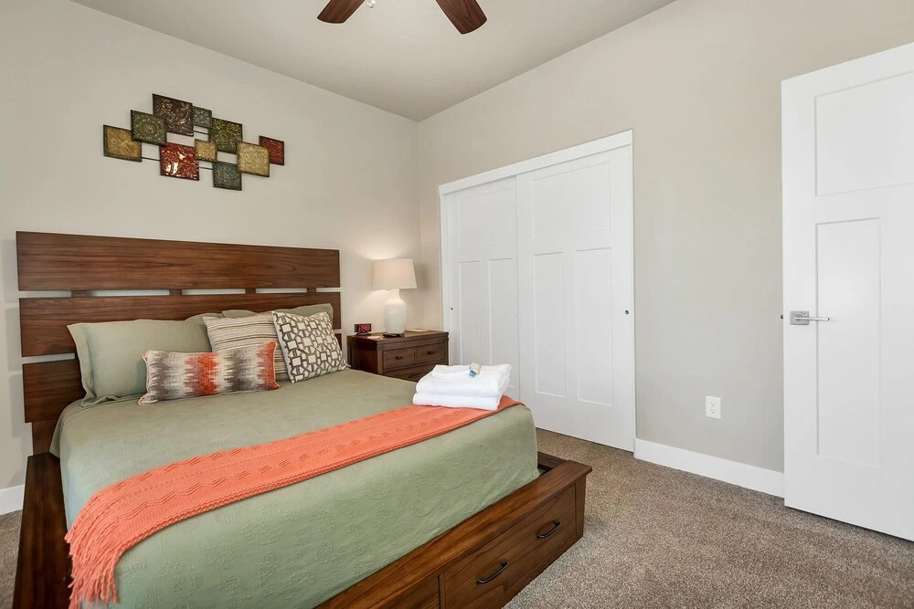 Park View Place 3 Bedroom Home by RedAwning