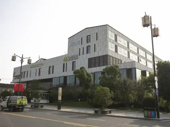 Baiyi Hotel (Suzhou Taihu Scenic Area Xiupin Street)