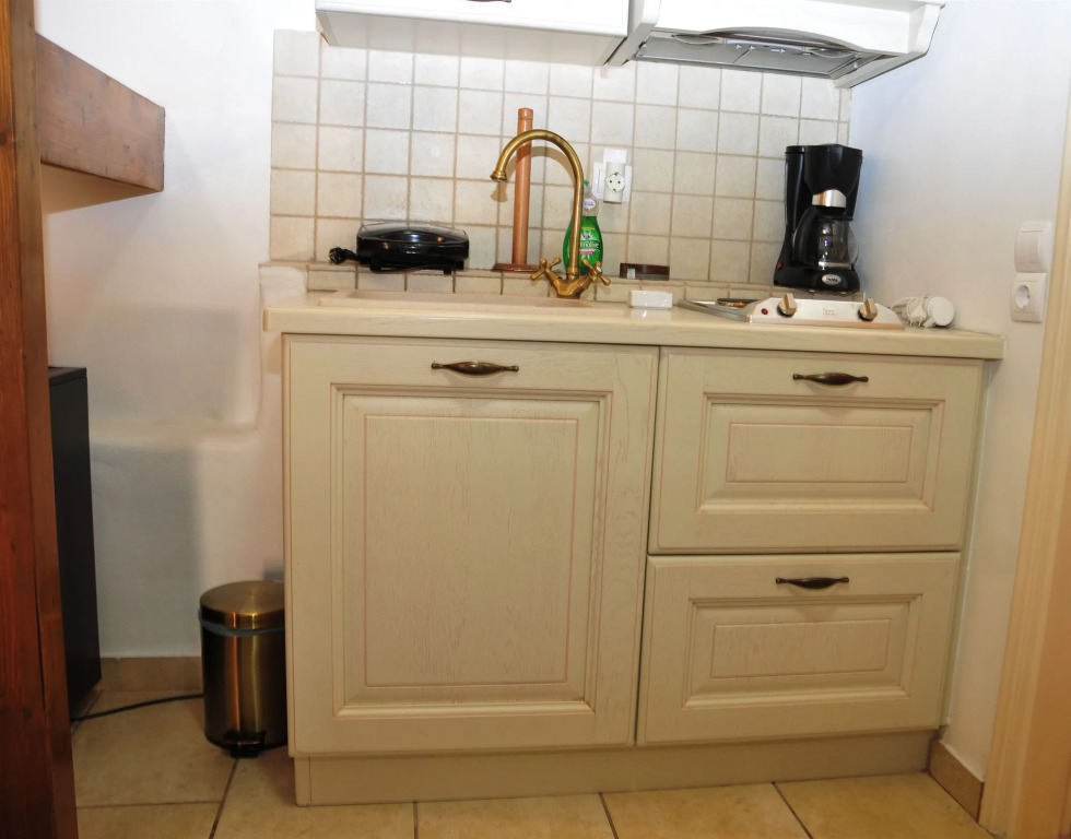 Lithos Stone Suites