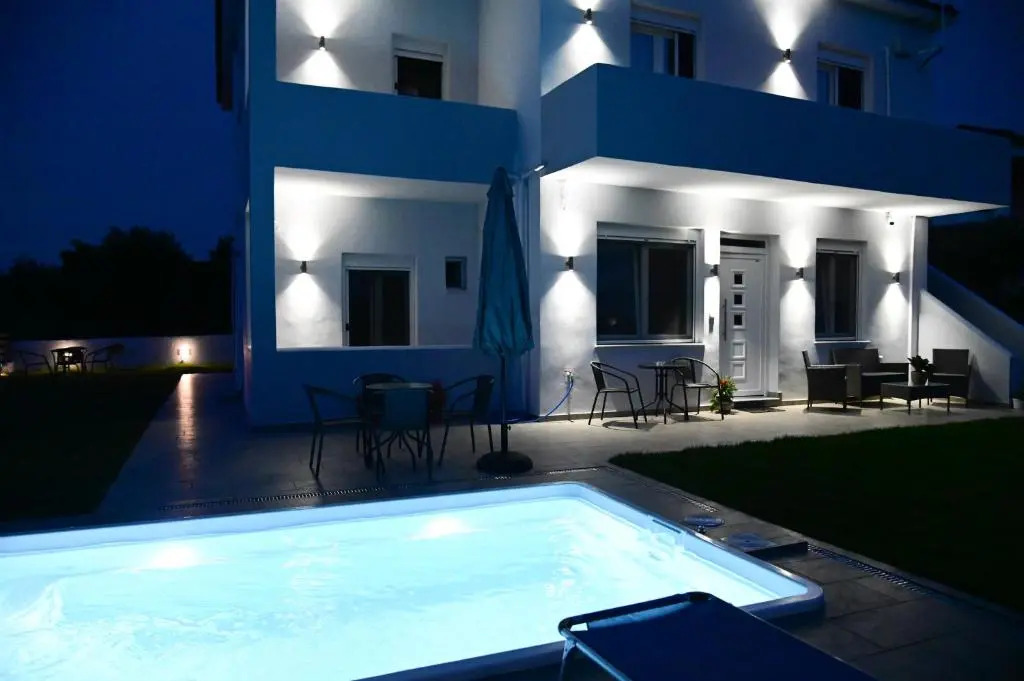 BIG BLUE HOTEL