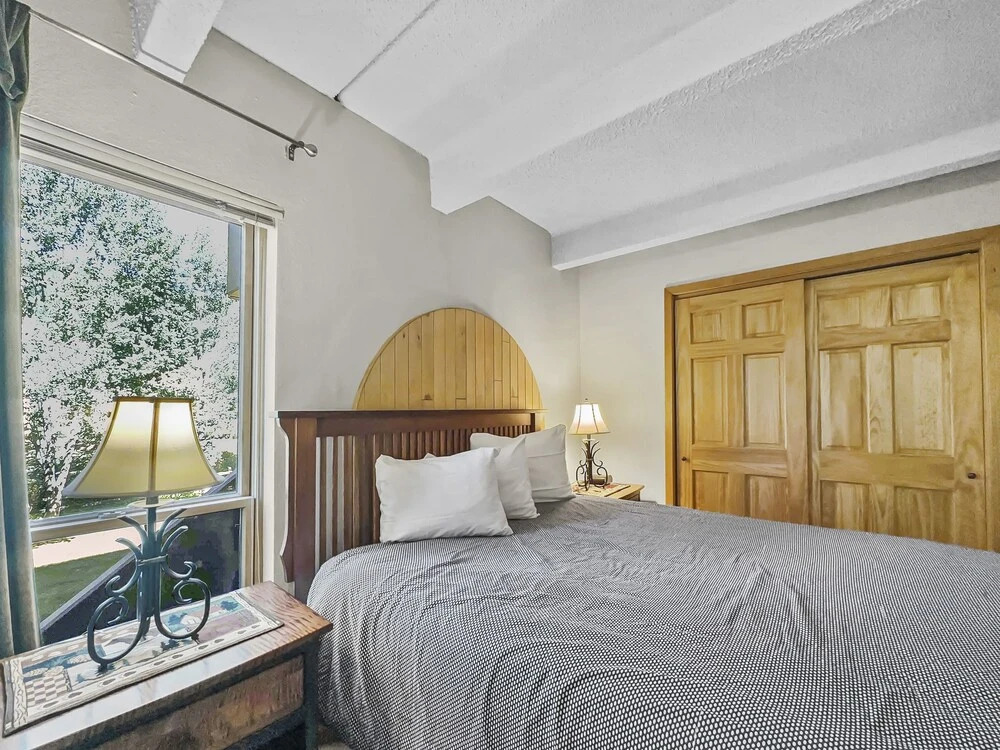 Wh102 Wheeler House 2 Bedroom Condo by RedAwning