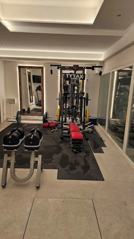 UG Neubau City Wohnung (optional Pool+Gym+2tes Bad extra buchbar)