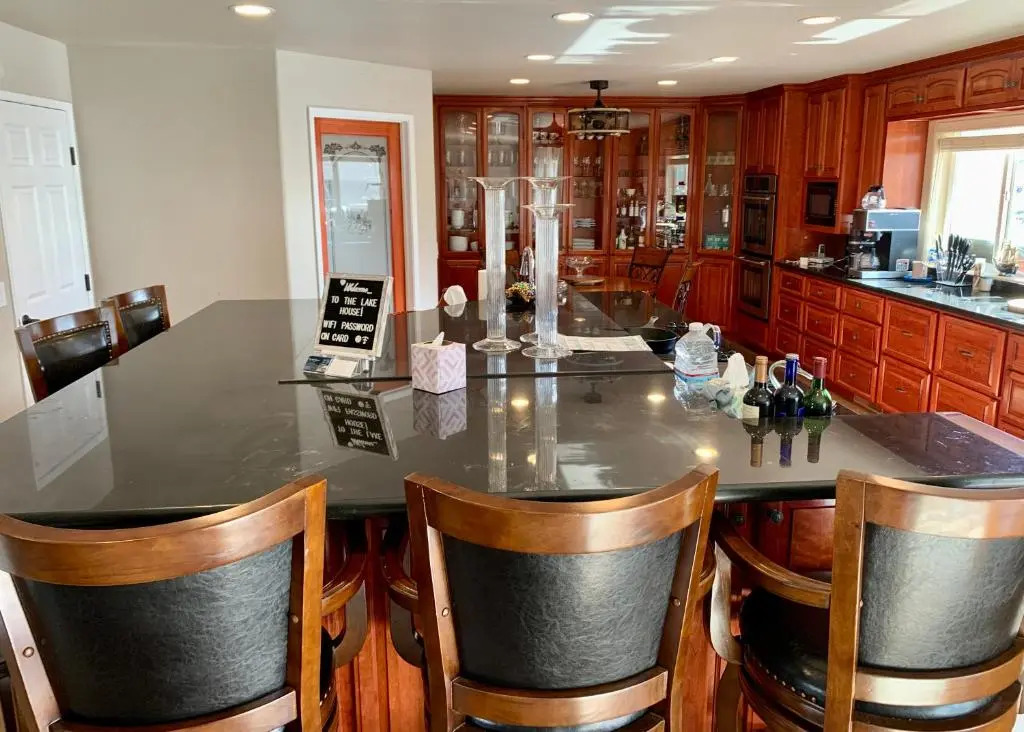 Stunning 3,400 sq ft Lake House w Boat Dock, Sauna, Steam Shower, and More