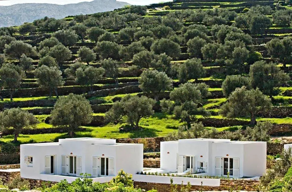 Kamaroti Suites Hotel