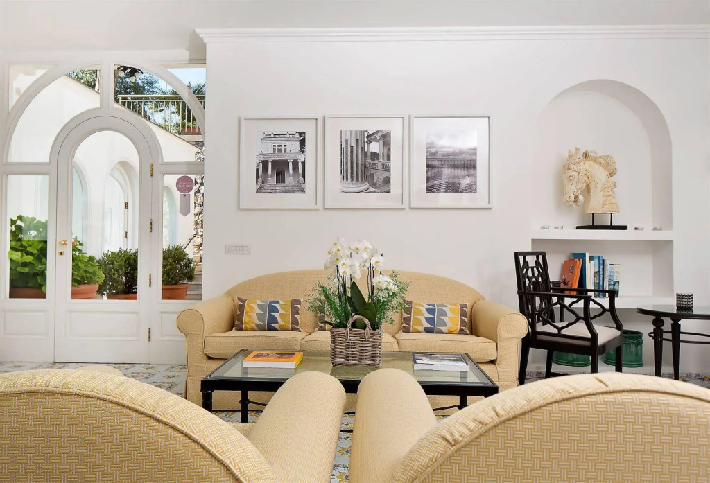 Hotel Canasta