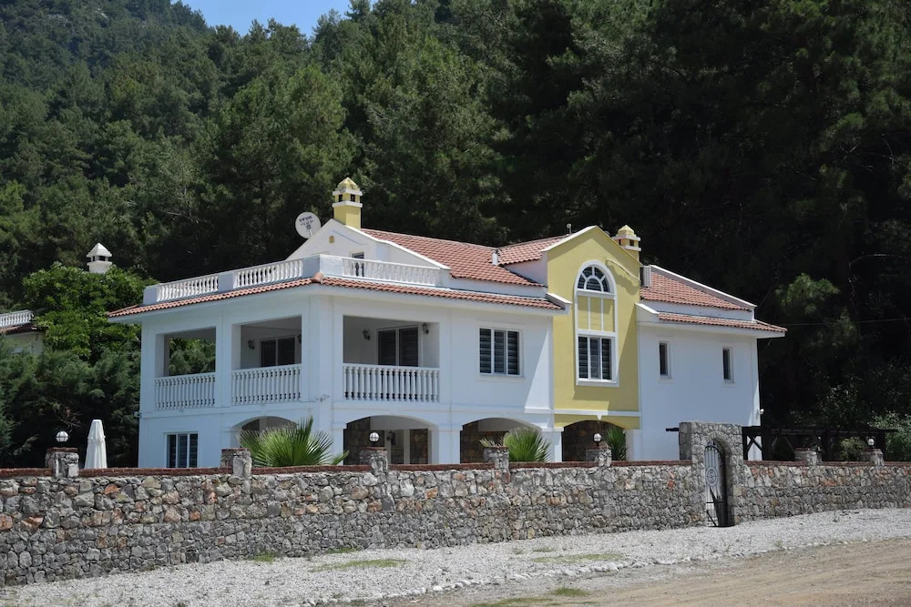 Villa Xclusive