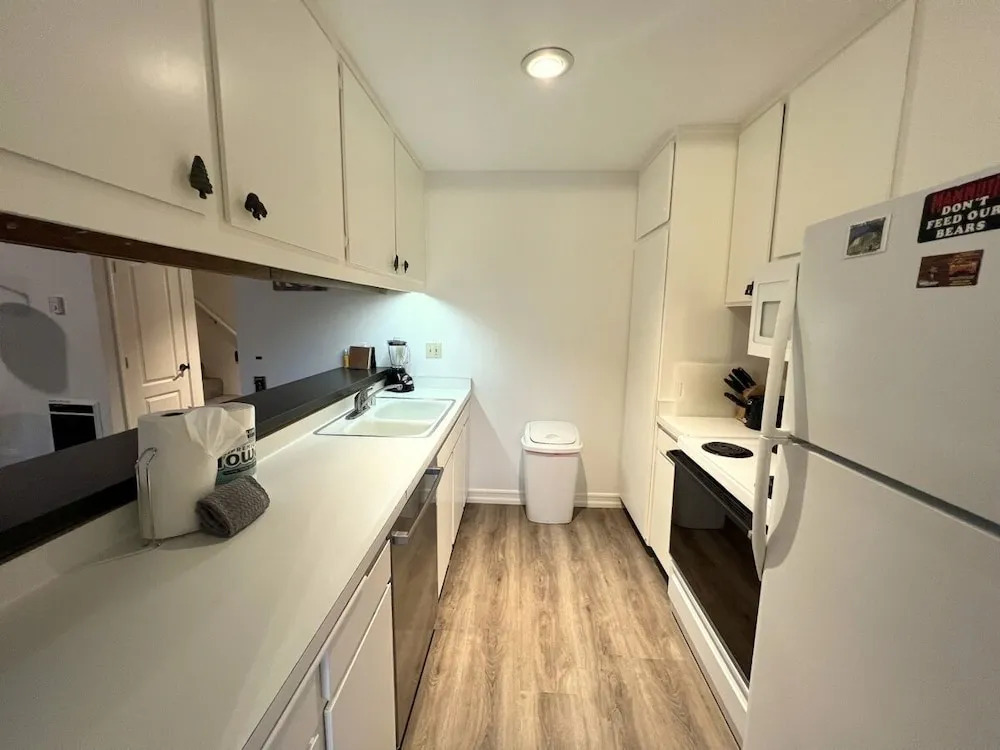 118 Standard 2 Bedroom Condo by RedAwning
