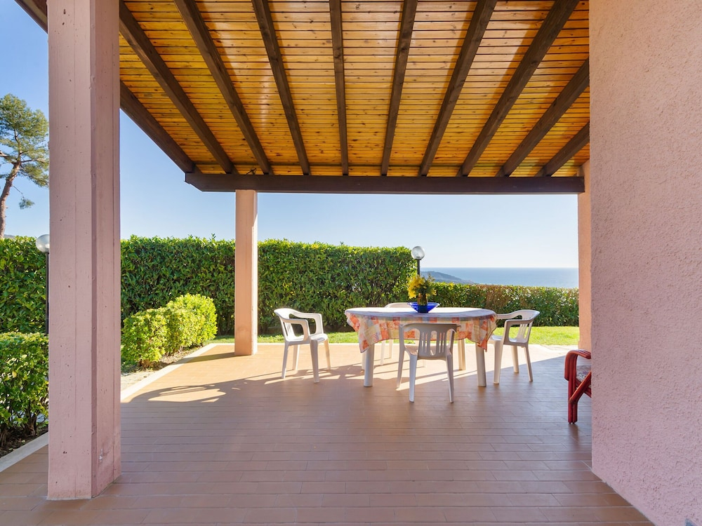 Striking Holiday Home in Diano Arentino With Garden