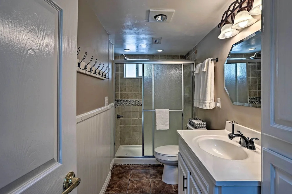 Hot Tub & Mtn Views: Peaceful Big Bear Home!