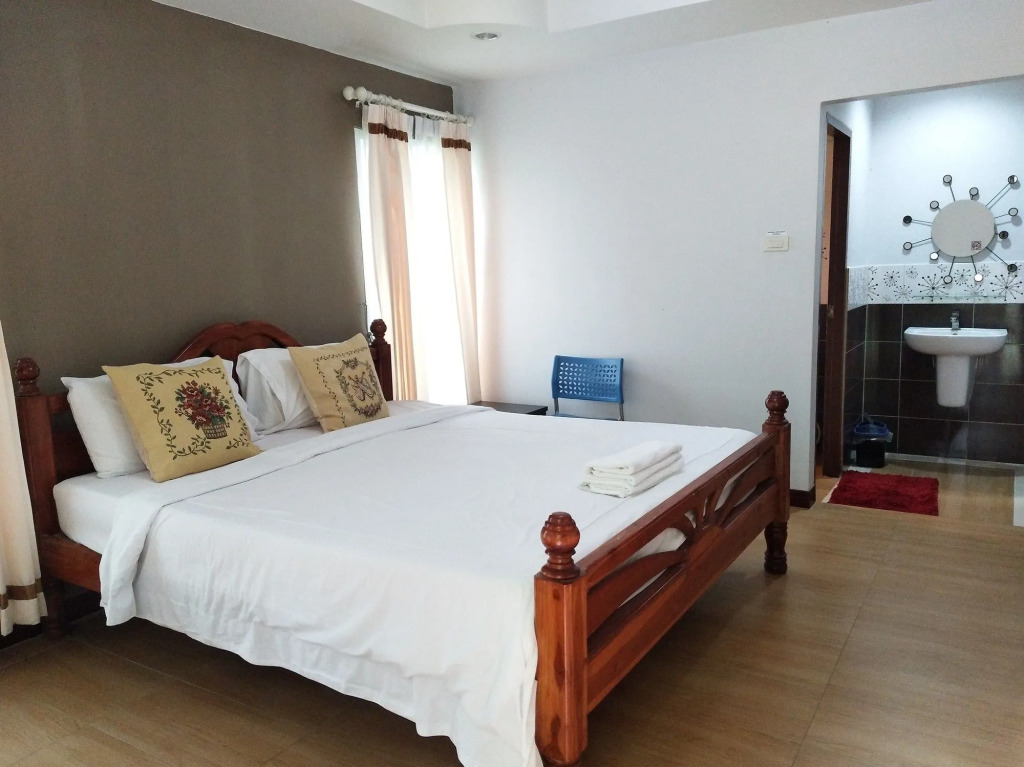 Phetsangsom Resort