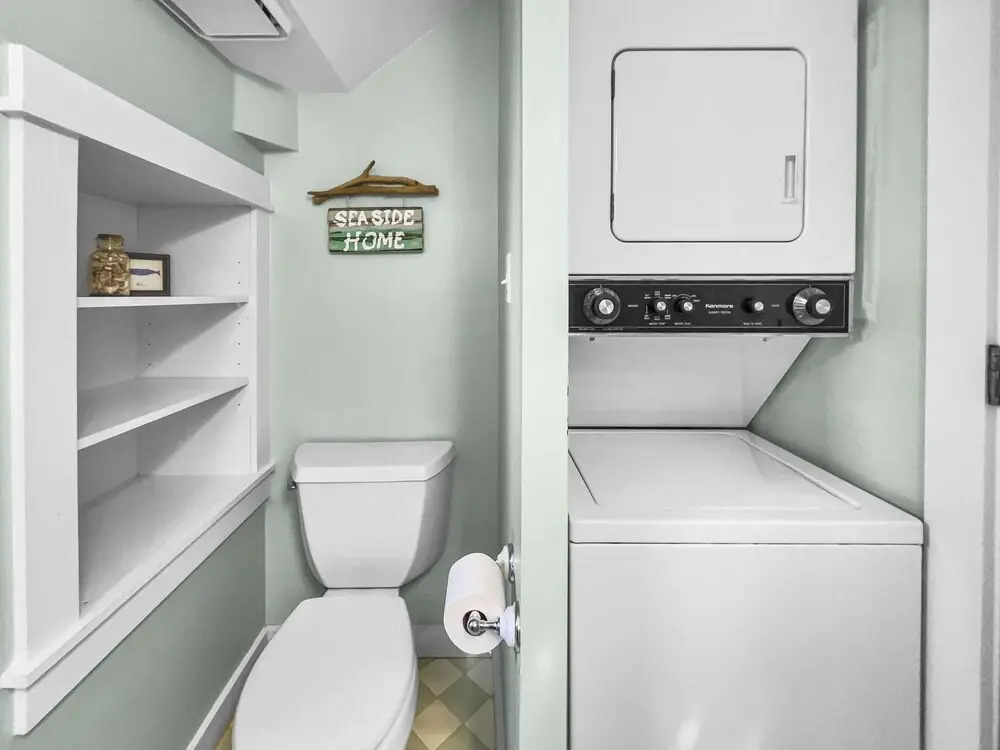 Breakers Plus Carriage House 4 Bedroom Home by RedAwning