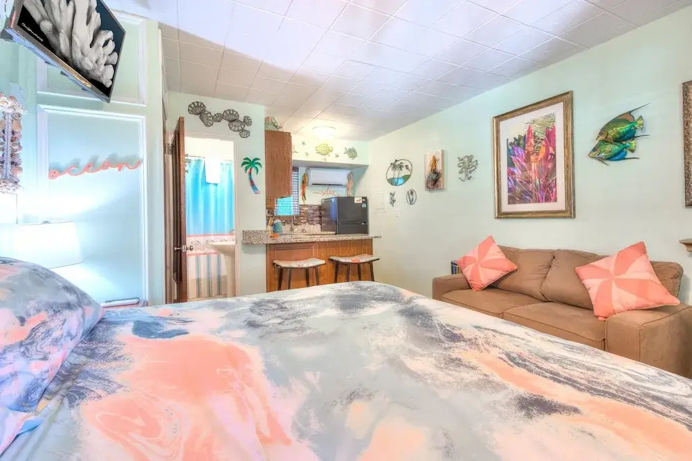 Tropic Terrace #37 - Beachfront Rental 1 Bedroom Condo by Redawning