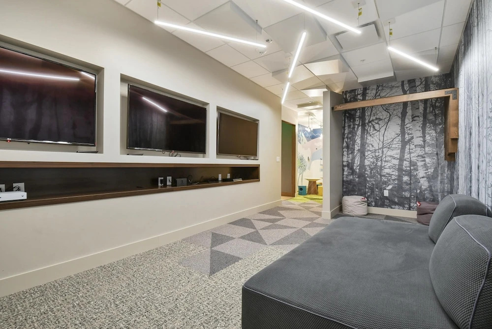 Stunning 4-bdr Penthouse With Rooftop Deck Ski-in out Access Pool hot Tubs 5-star Amenities