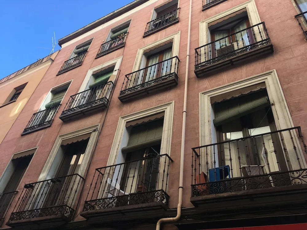 Cozy Apartment in Conde Duque