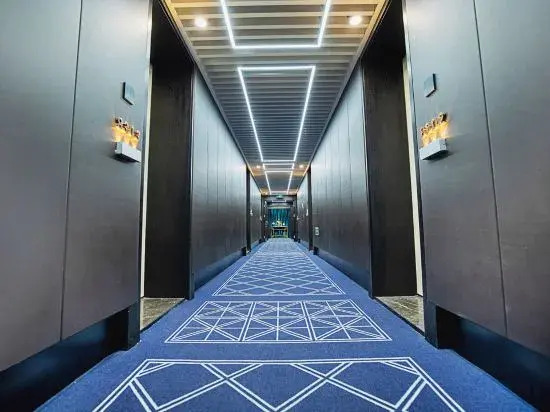 Lanze Water House Hotel
