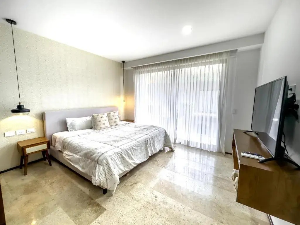 Menesse Apartments