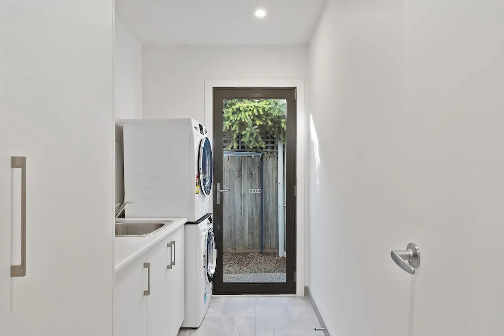 TORQUAY Family Home Close to Beach & Shops