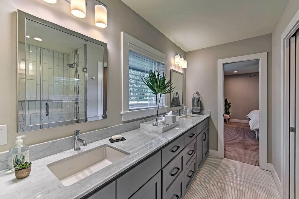 Elegant College Station Home - Walk to Texas A & M