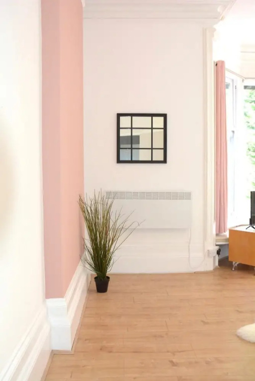 Remarkable 1 Bed Apartment in Birmingham