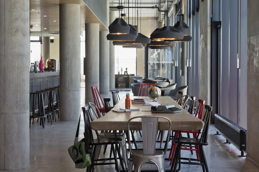 MOXY Vienna Airport