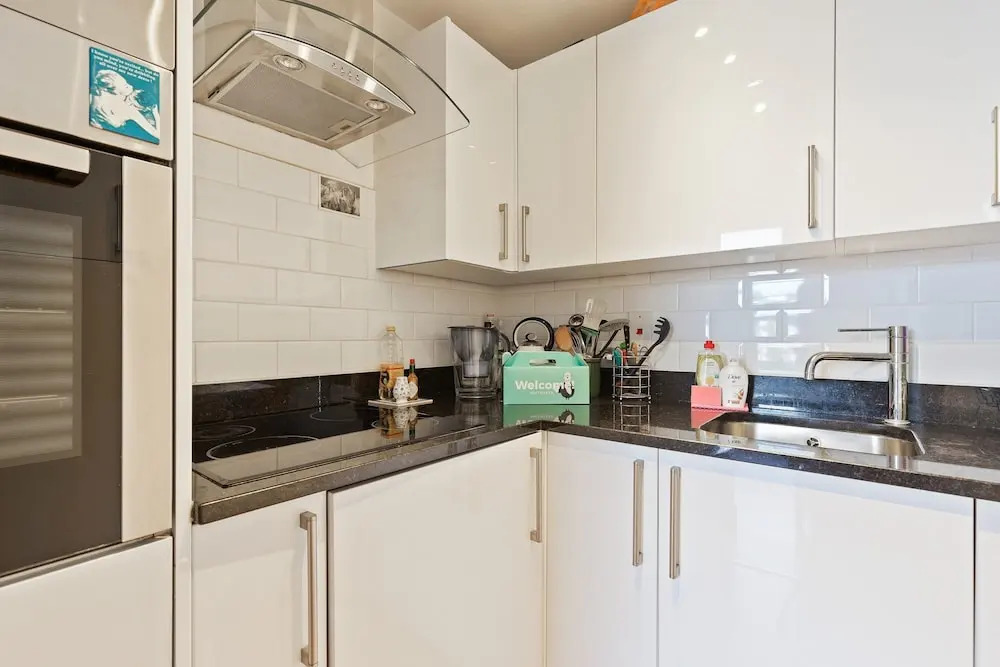 2 Bedroom Apartment in Kensington