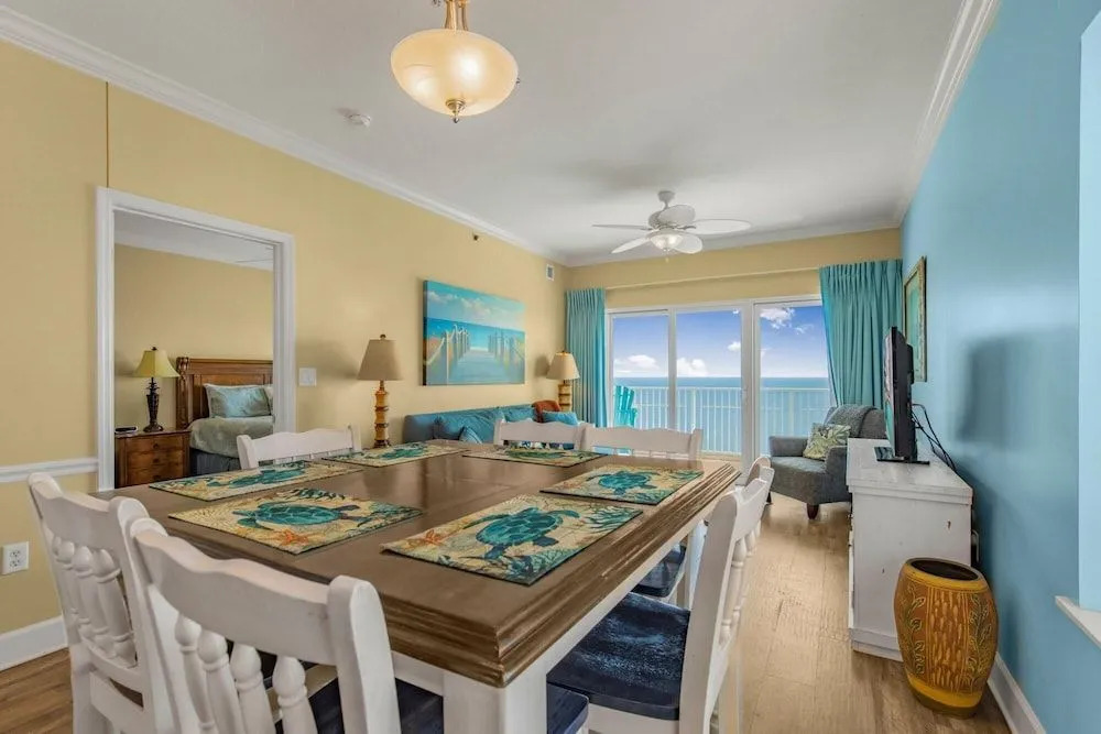 Splendid Condo on Sands of Gulf Shores With Pools
