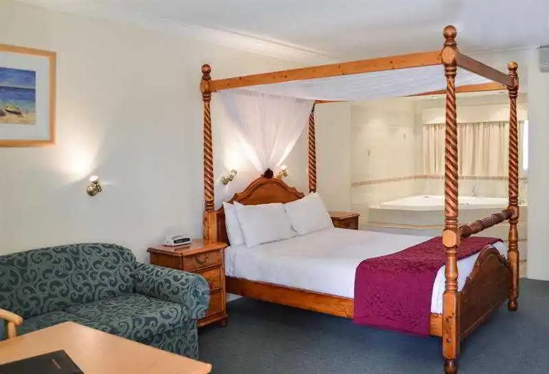 BEST WESTERN The Lakesway Motor Inn