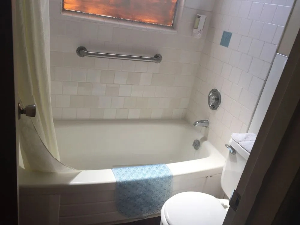 Economy Inn